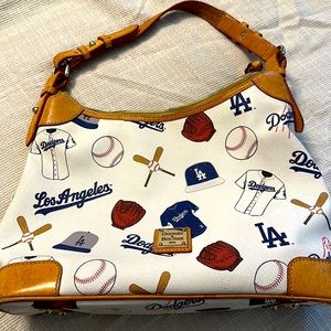 Dooney&bourke Dodger purse lightly used